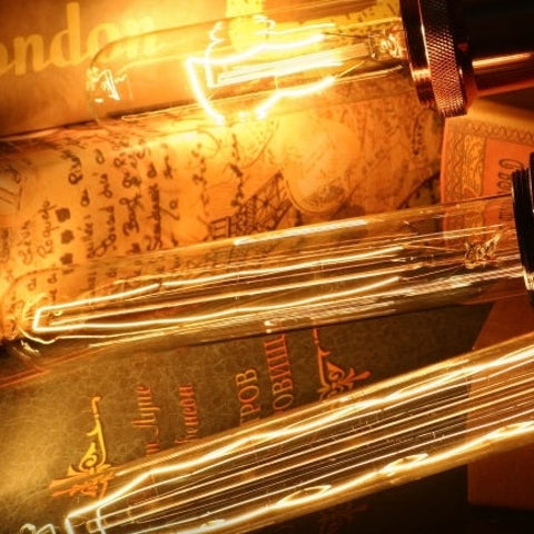 Vintage Glühbirnen mit warmem Licht und Filament-Design
