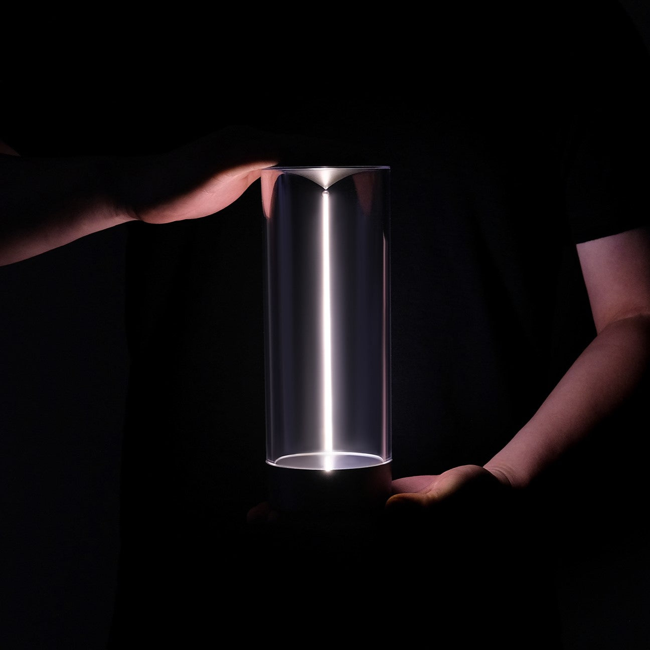 LightRay™ Zylindrische Akku-Tischleuchte mit magnetischer Beleuchtungsschnur