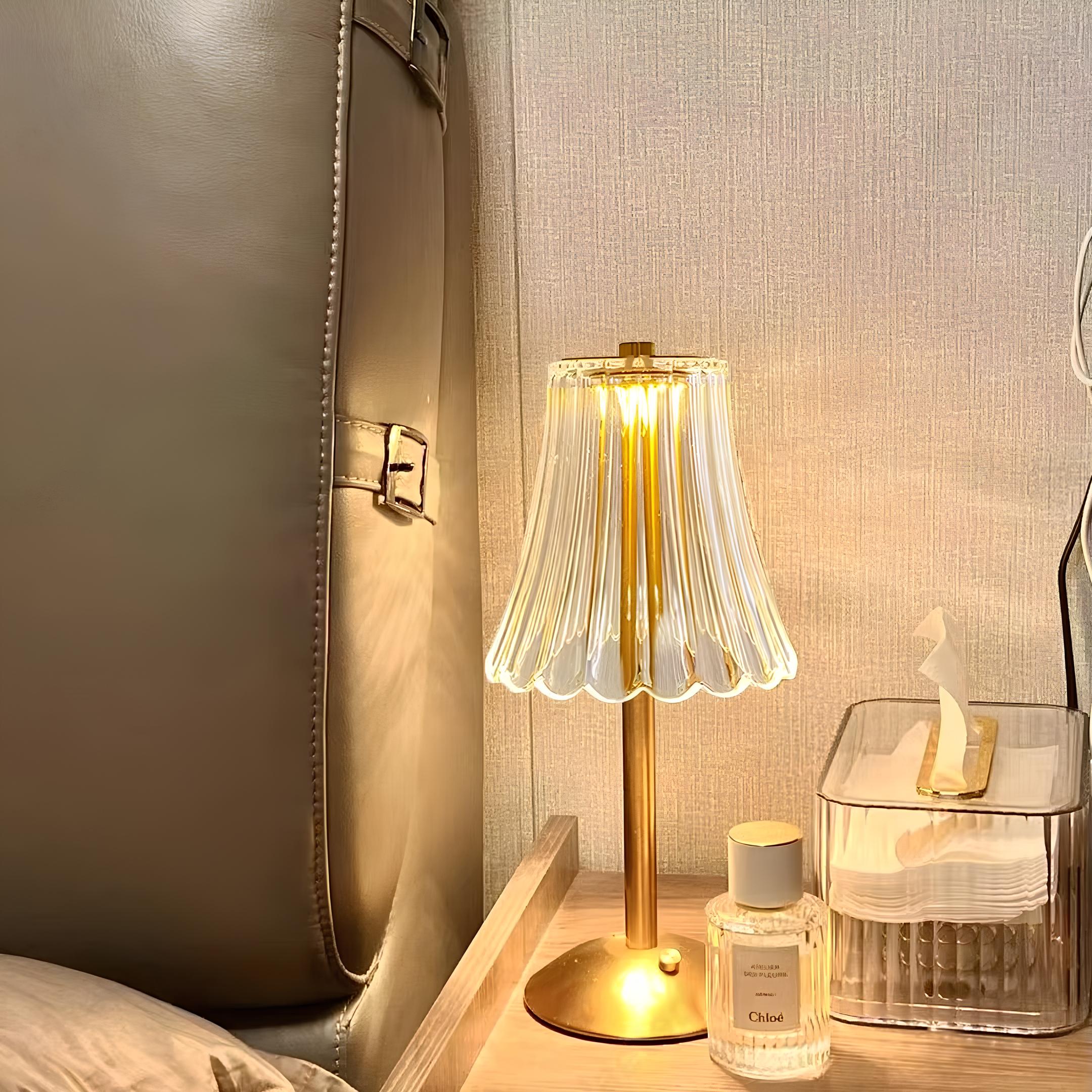 Kristalltischlampe mit Touchdimmer und Akku, goldfarben