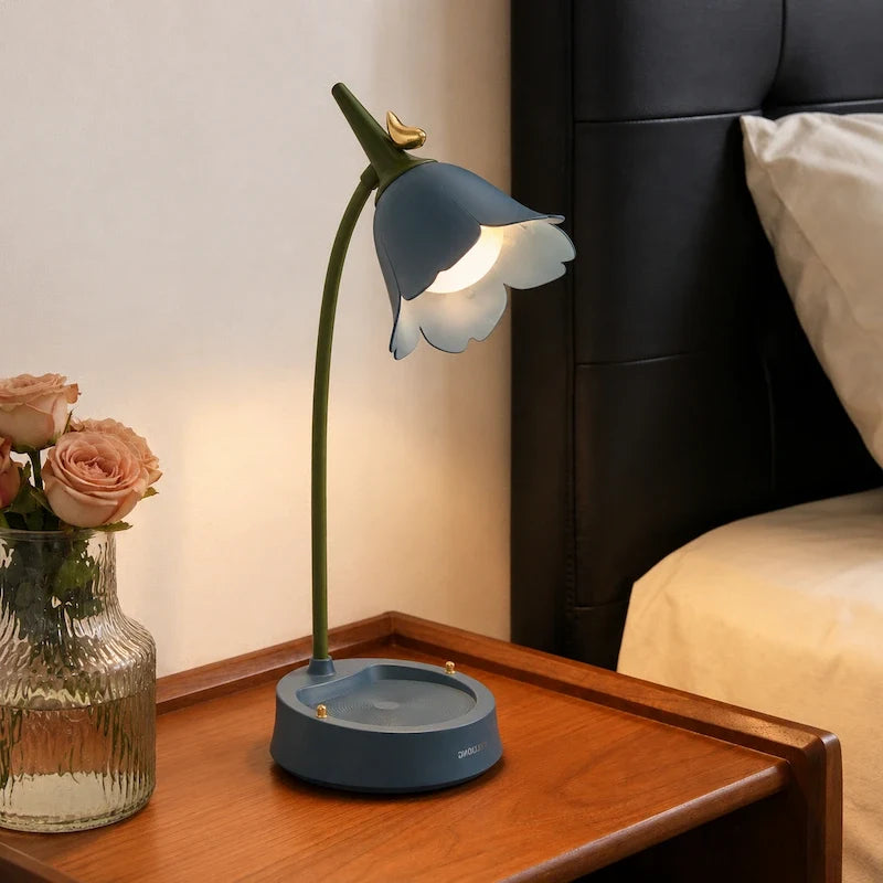 Flowerette Schreibtischlampe mit Blumen-Design und Vogelakzent