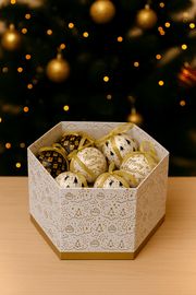Kugelbox „Modern X-Mas“ 15-teilig in Schwarz, Weiß und Gold