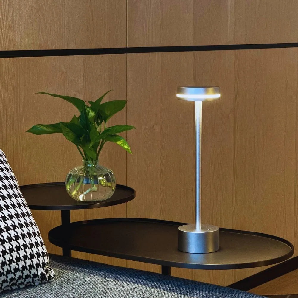 Kosmische Eleganz LED-Tischlampe mit Akku und Touch-Dimmer