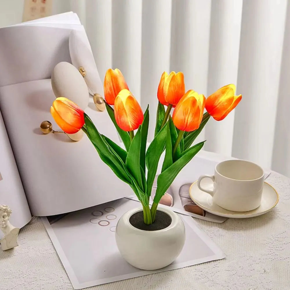 Tulpen-Nachtlicht mit LED in verschiedenen Farben und Topf