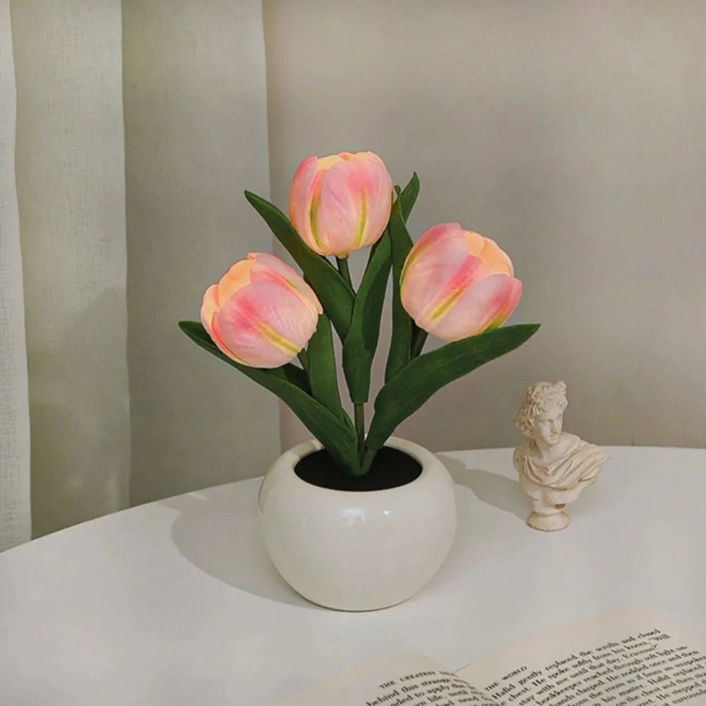 Tulpen-Nachtlicht mit LED in verschiedenen Farben und Topf