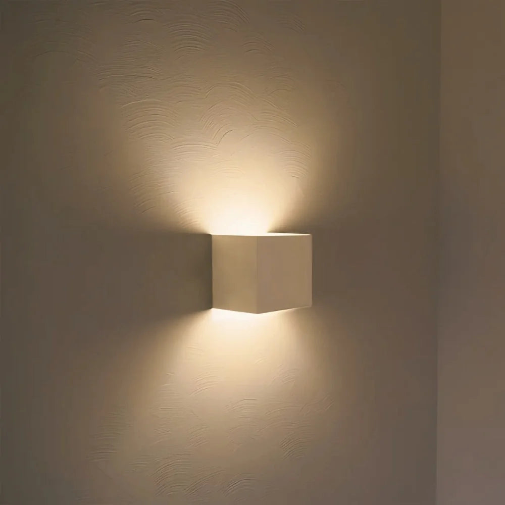 Verstellbare Wandleuchte mit zwei Lichtpaneelen